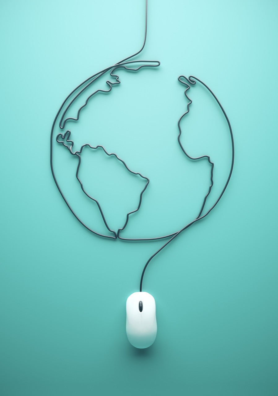 Das Kabel einer Maus formt die Erde.