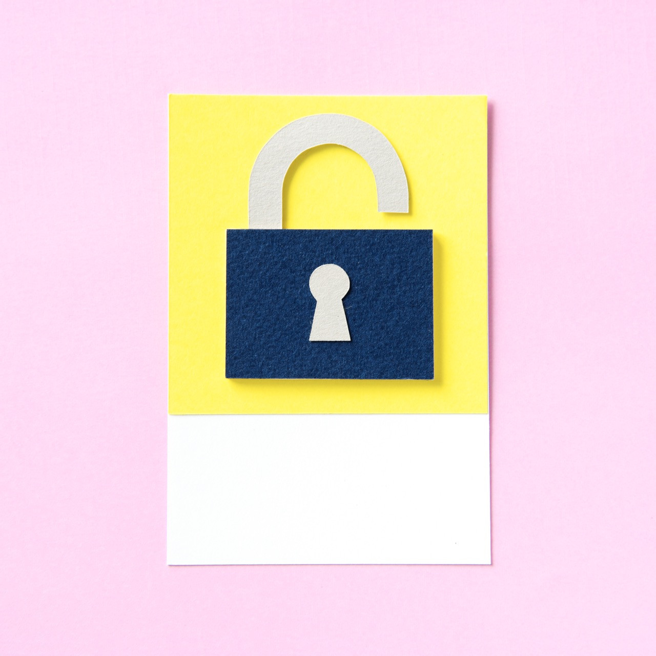 Vorhängeschloss aus Papier.